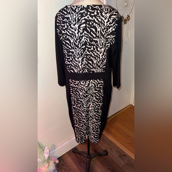 Cute black and white patterned dress. - Picture 5 of 5